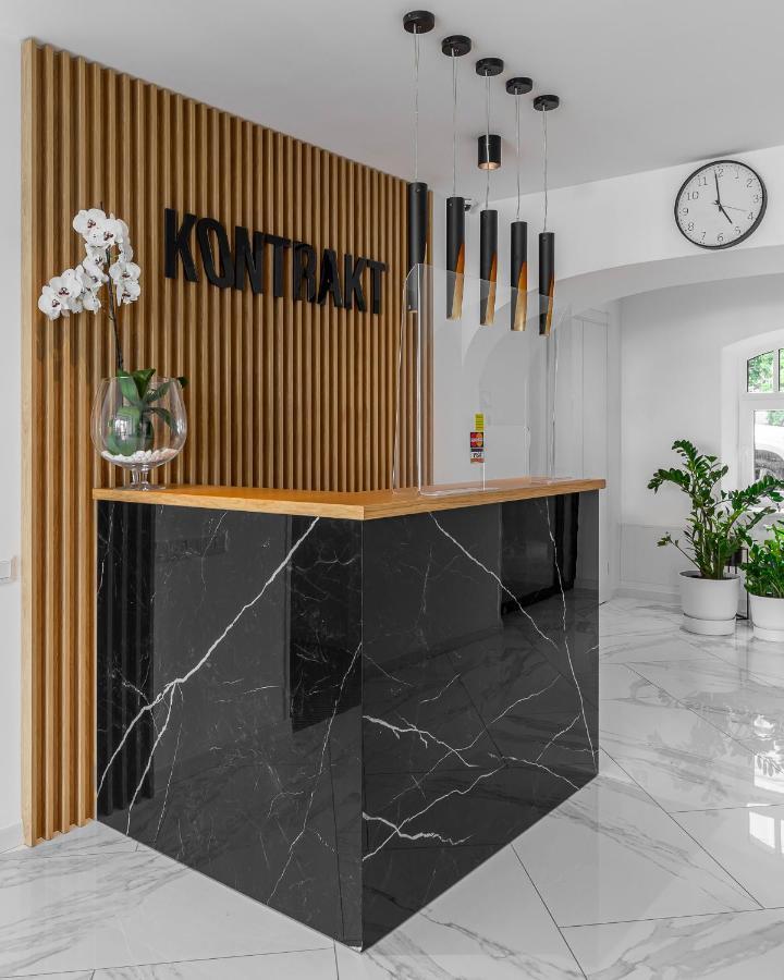 Kontrakt Boutique Отель