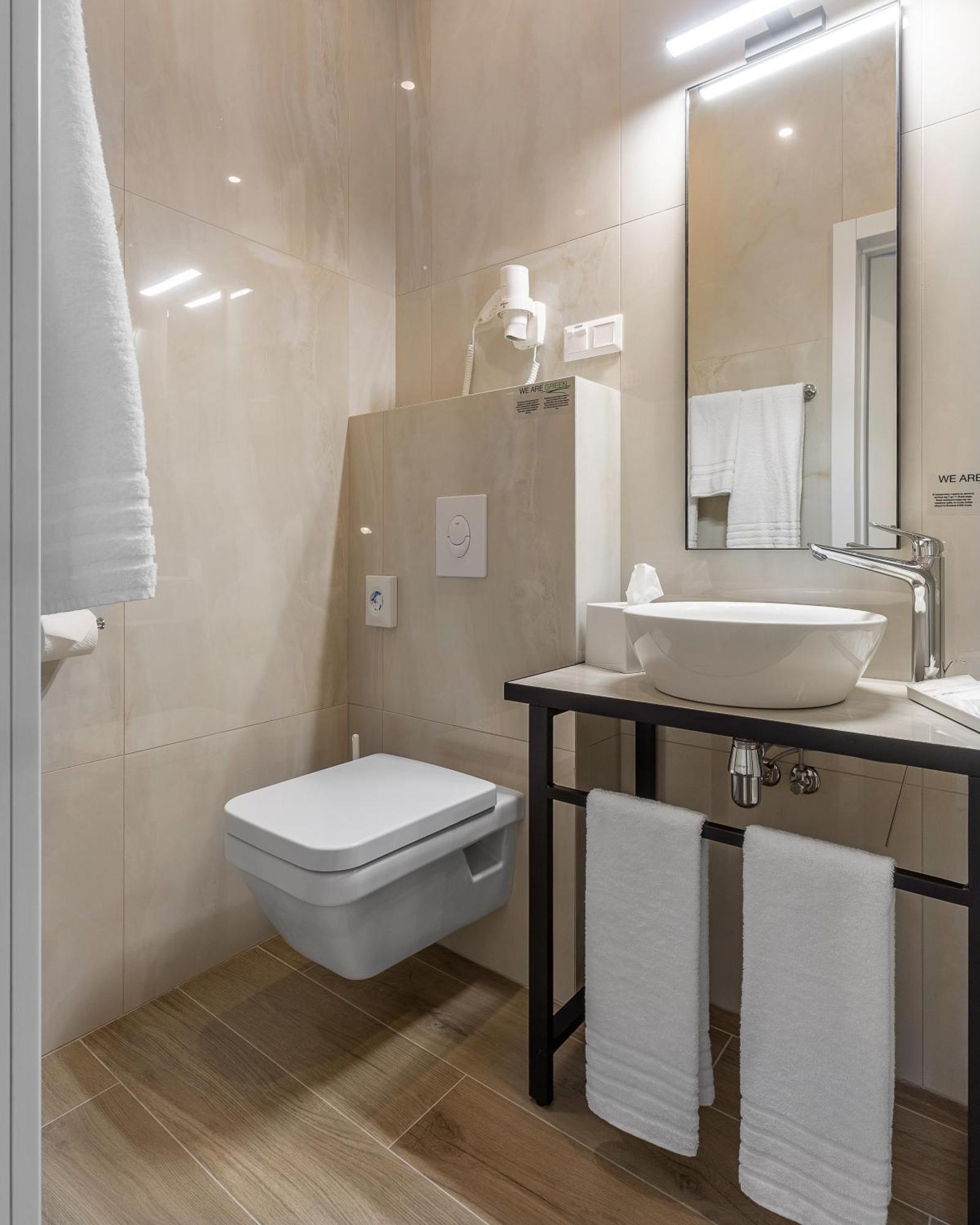 Готель Kontrakt Boutique 3*